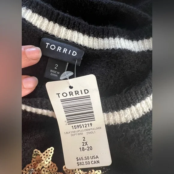 Torrid PULLOVER CREW NECK SWEATER Black Star Lips Plaid Plus size 2 - Picture 7 of 9